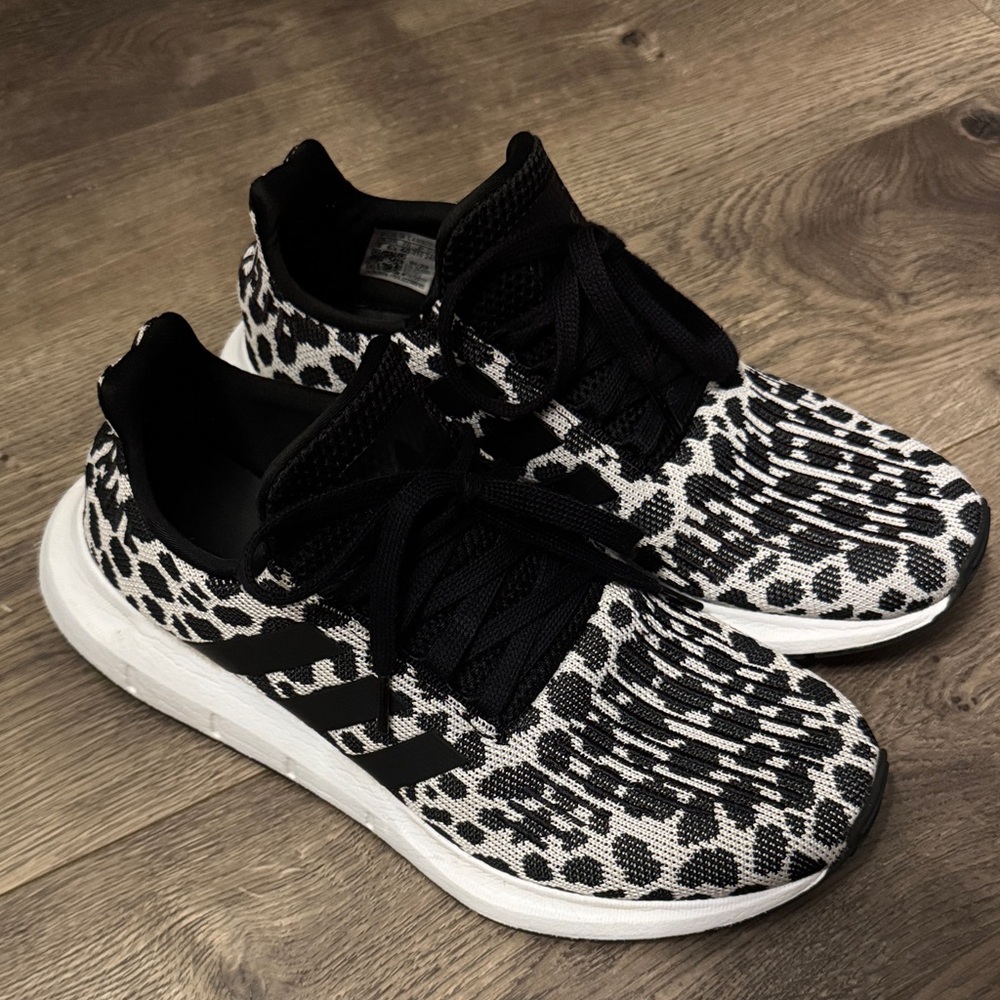 adidas Swift Run 1.0 Sneakers